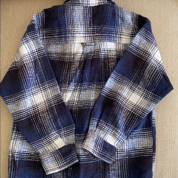 Route 66 boys shirt jacket. Blue/white. Size 6/7. - Picture 2 of 3